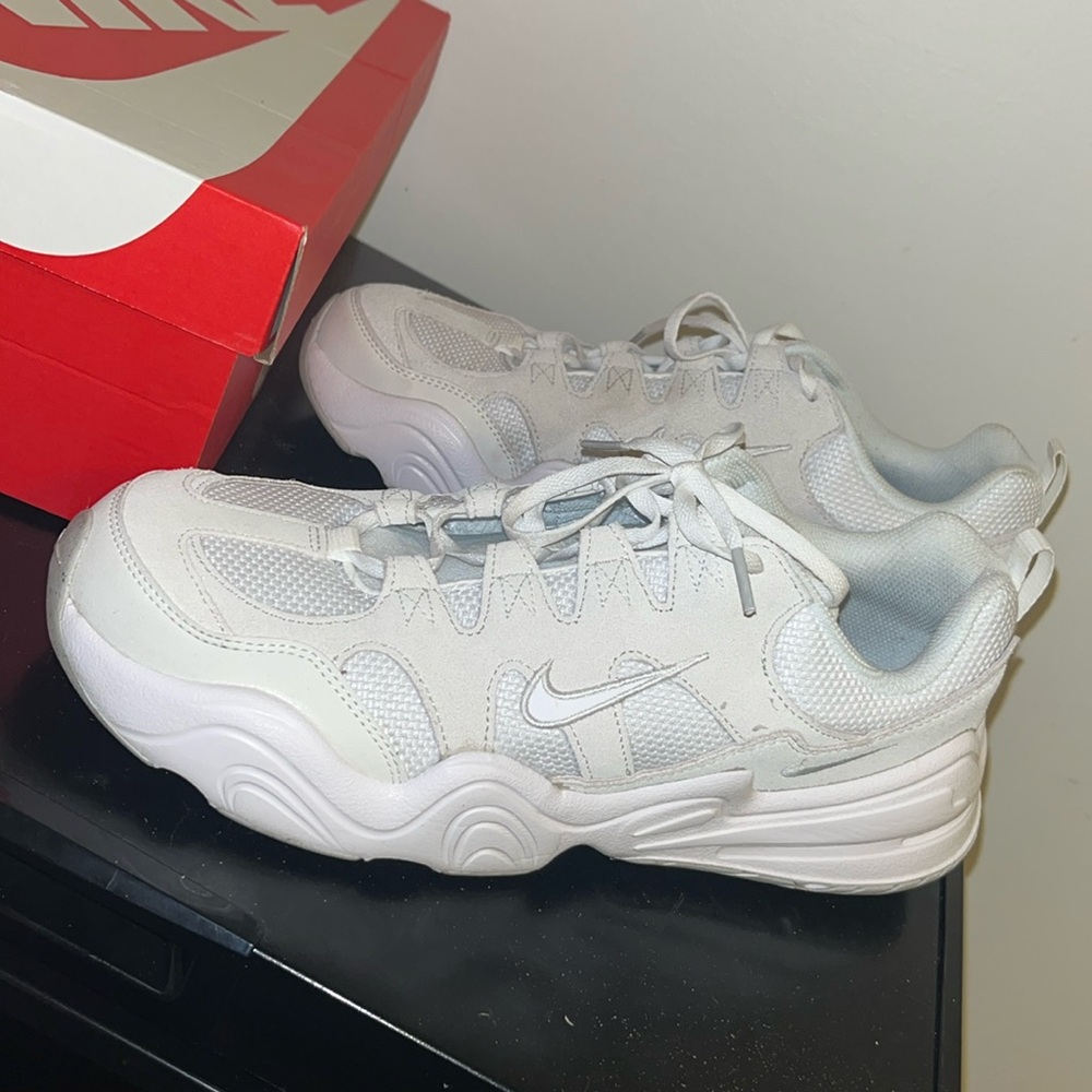 nike tech hera